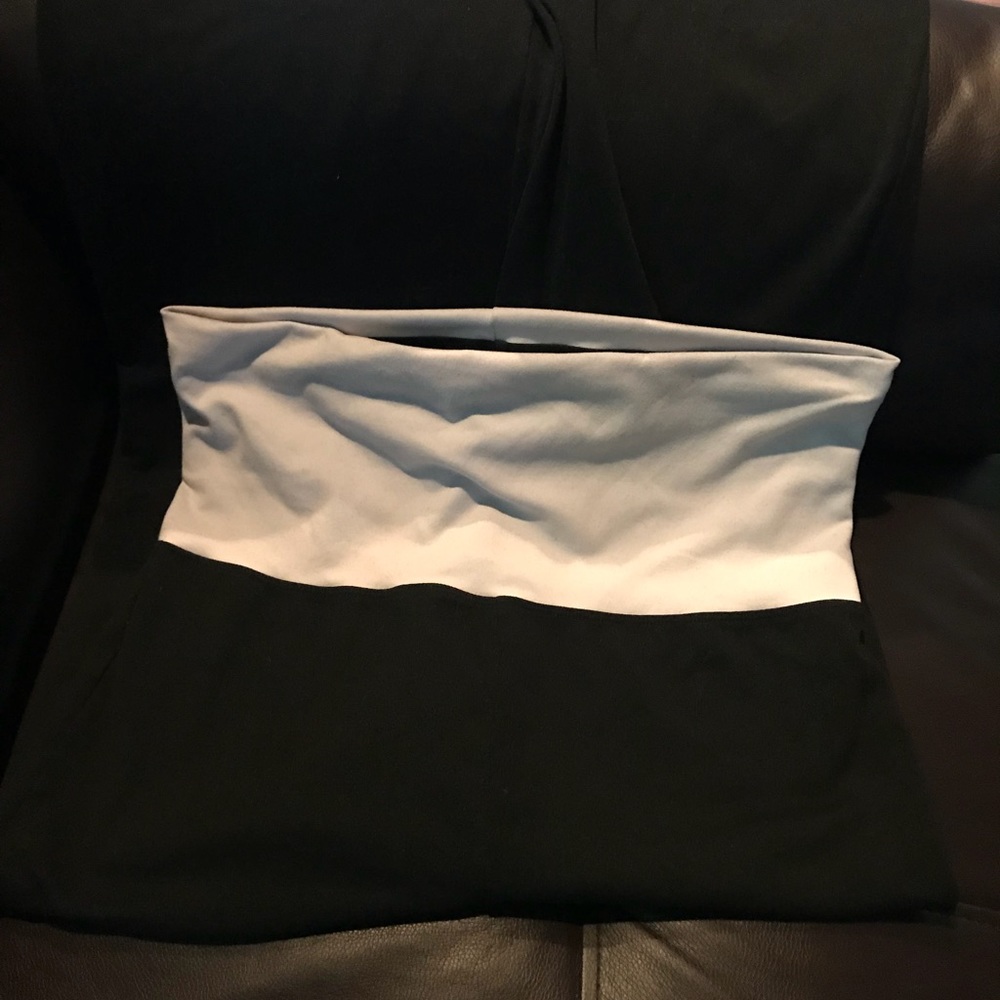 Yoga pants with zipper pocket inside